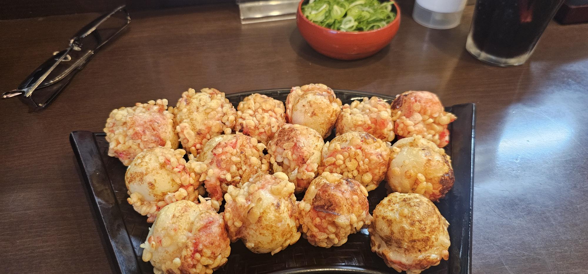 私の大好物、大阪の十八番のたこ焼き